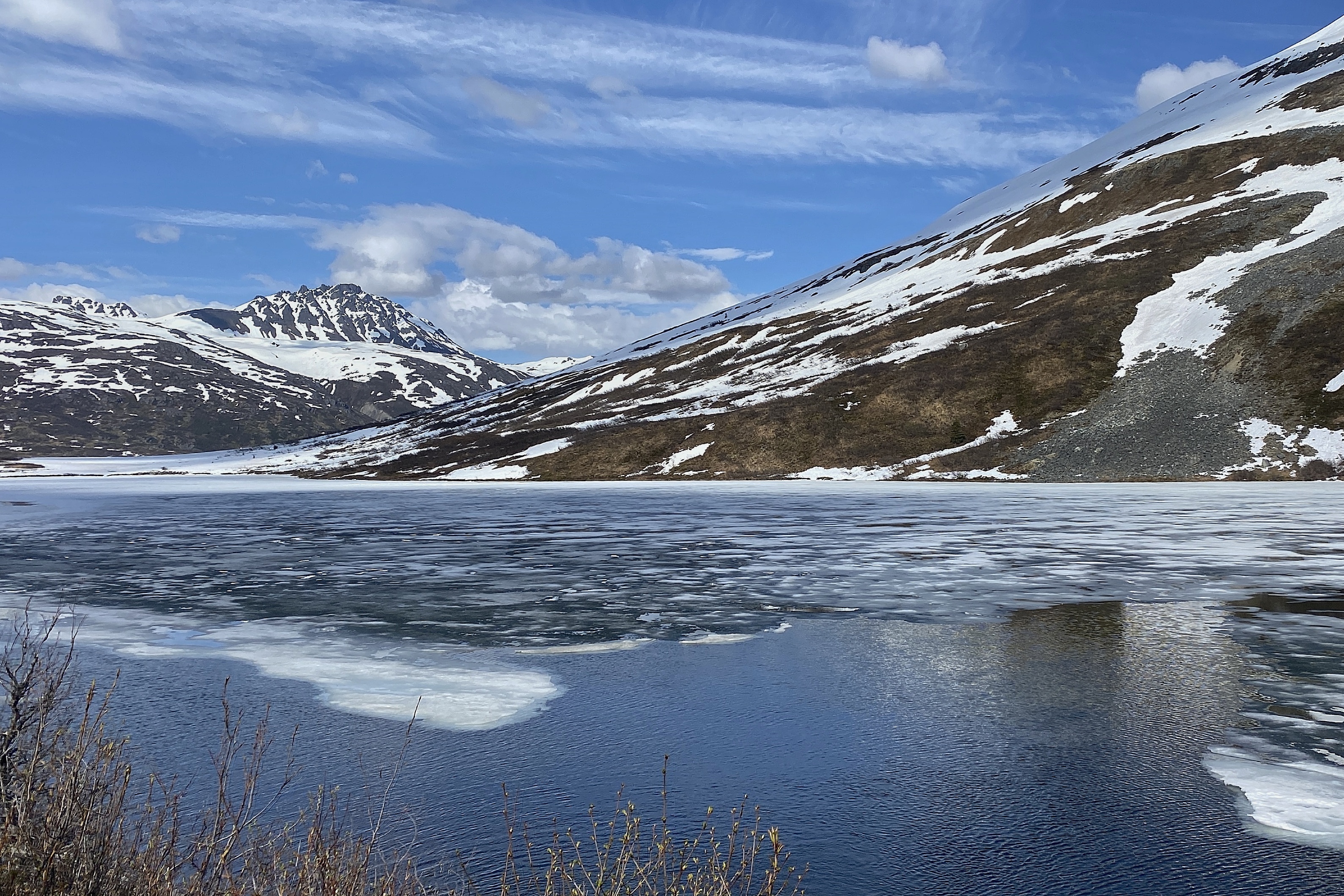 Route enneigée vers Haines et Skagway